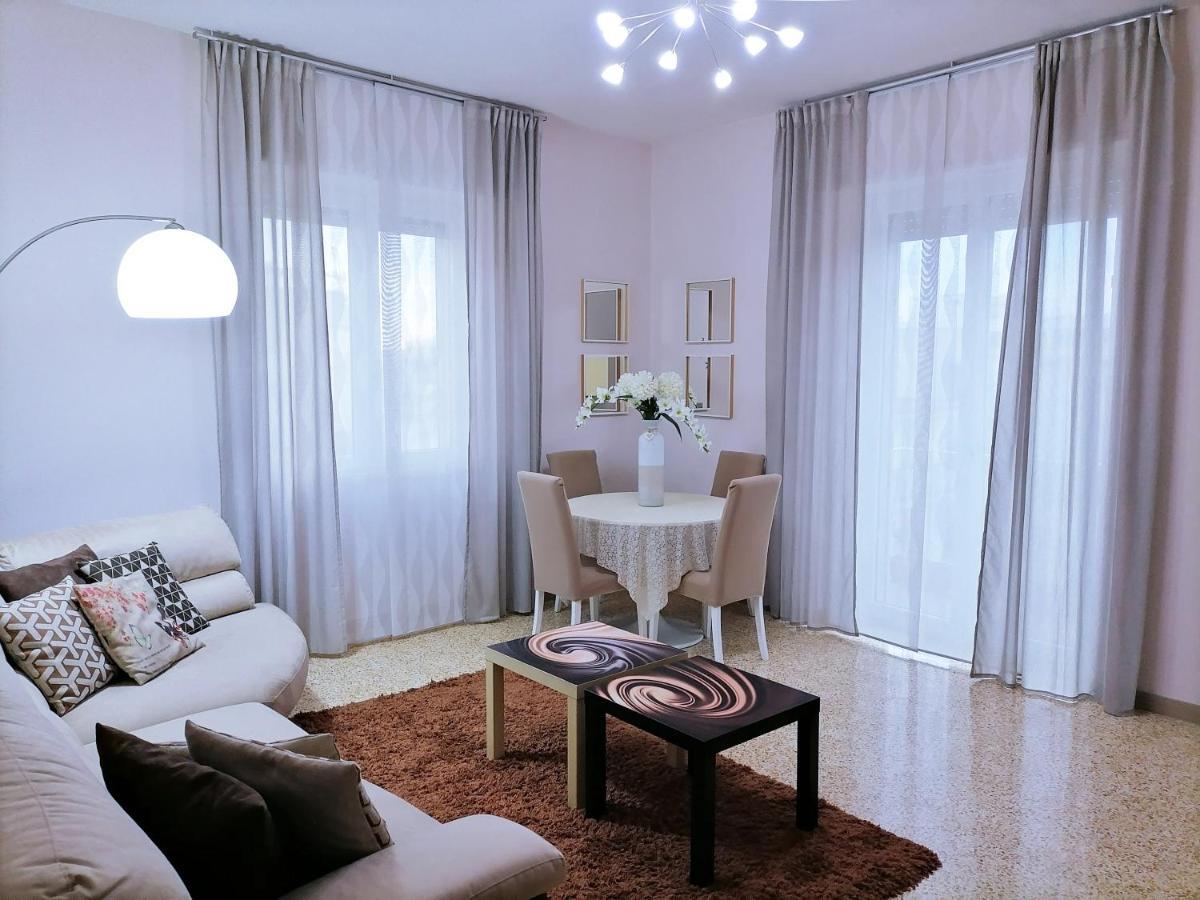 カゼルタLa Casa Di Giuliaアパートメント エクステリア 写真