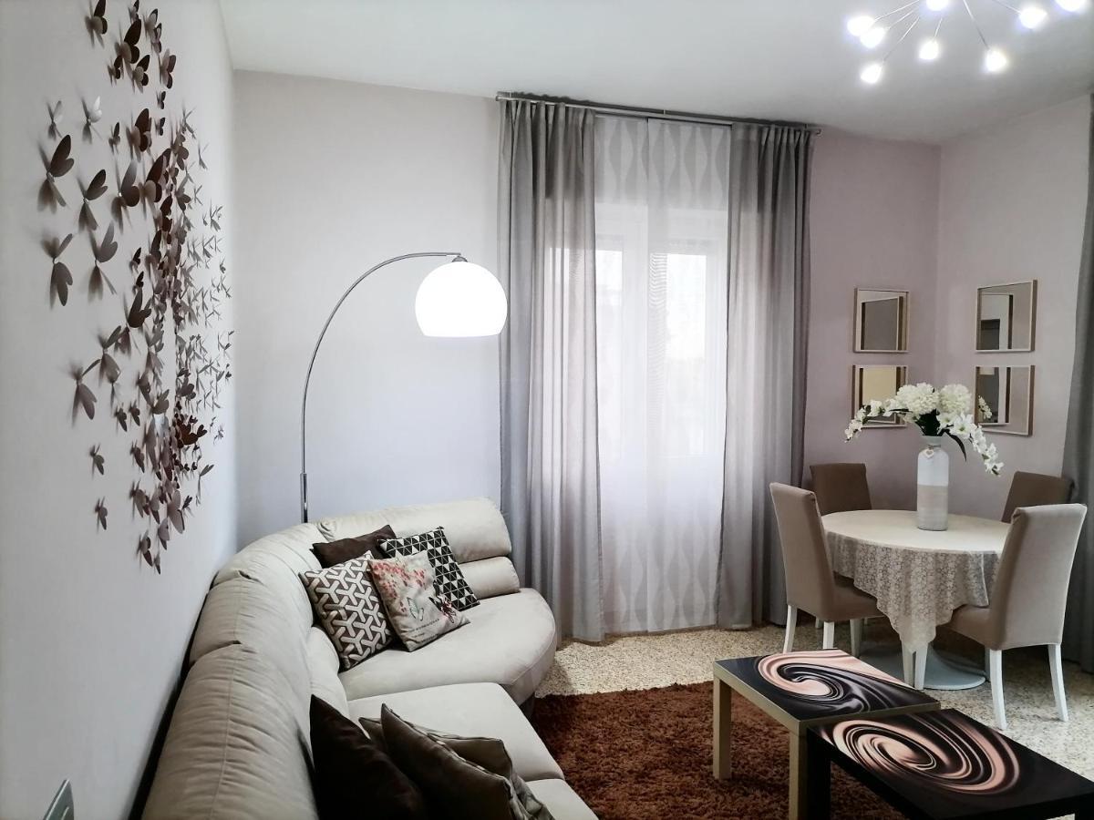 カゼルタLa Casa Di Giuliaアパートメント エクステリア 写真